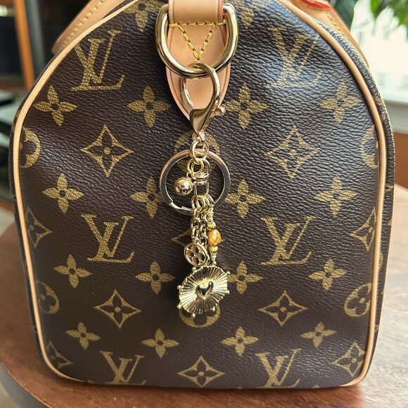 HEARTS and CLOVER Bag Charm Gold Tone 💕 - Picture 6 of 8